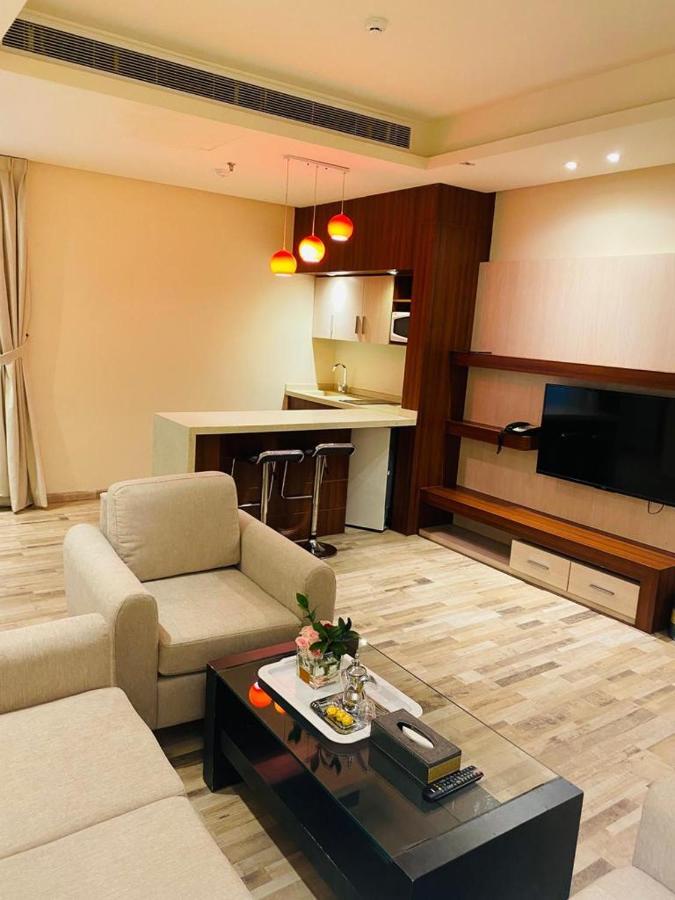Thwary Hotel Suites Riadh Exterior foto